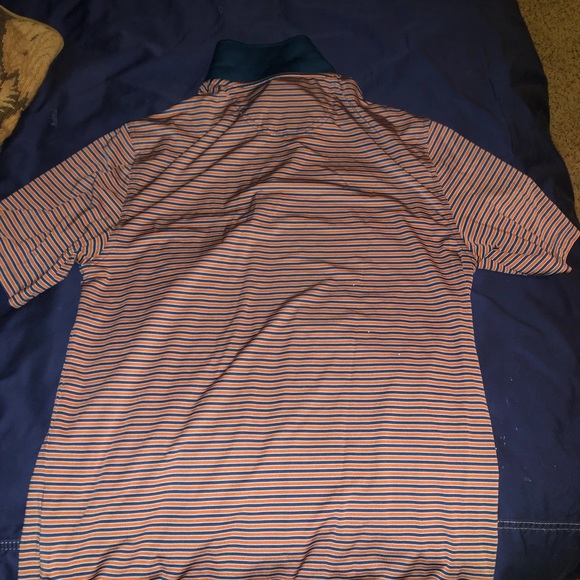 Athletic/Performance shirt - Picture 2 of 3